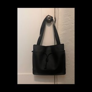 Von Holzhausen Medium Shopper - Black